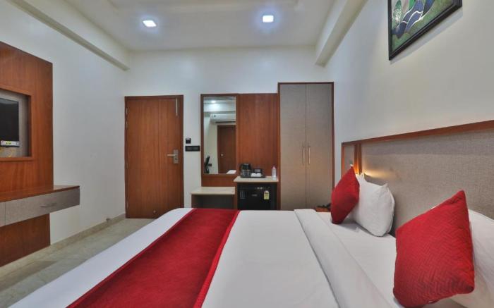 Hotel The R S Grand, Agra