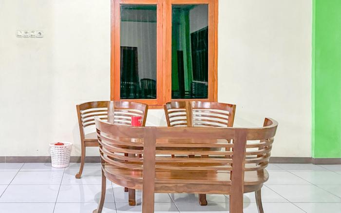 RedDoorz Syariah Zidney Near Rejosari Salatiga