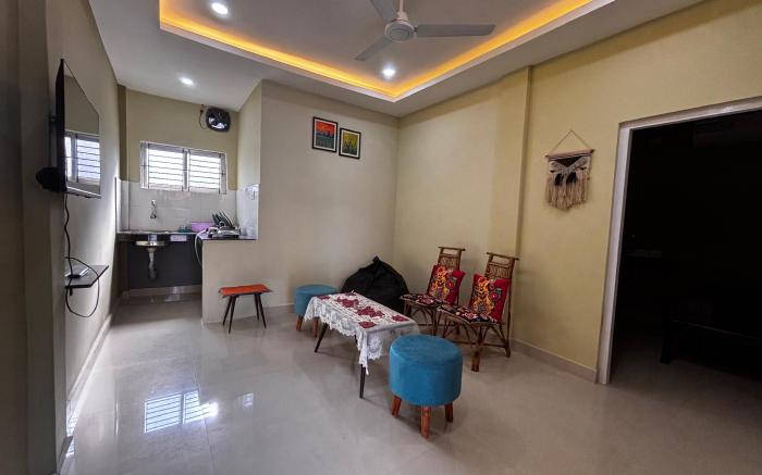 The Gulmohar Inn