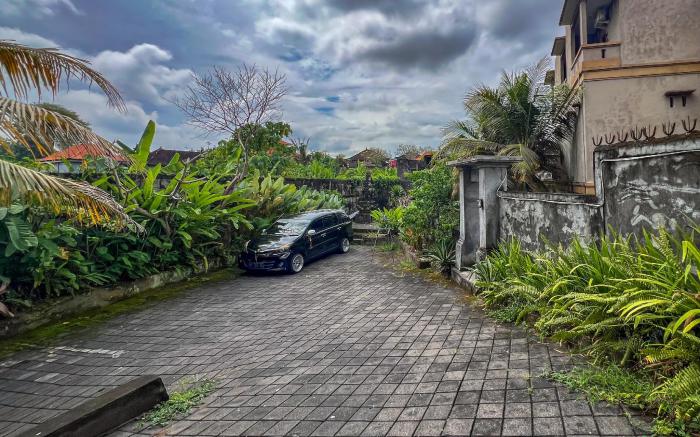 Soka Asri Guest House near Bali Zoo RedPartner