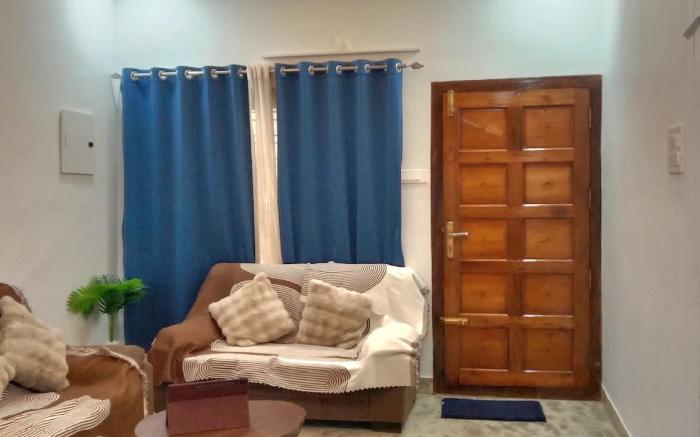 Riviera Grande -2 Bedrooms |Lake view by homeyhuts