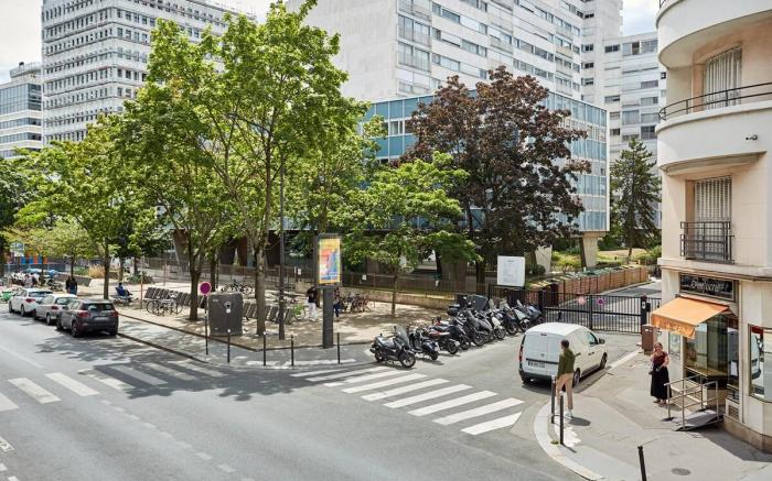 Superb Invalide apartment near Eiffel Tower
