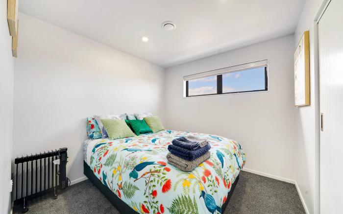 Modern 3 BDRM Home Near Airport