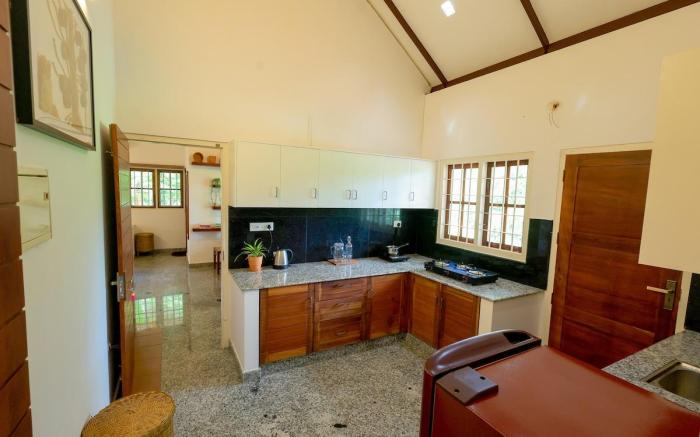 Nellu -Tranquil Pool Villa & Organic Farmstay