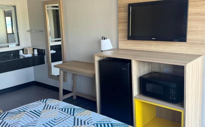 Days Inn by Wyndham Kansas City Northeast