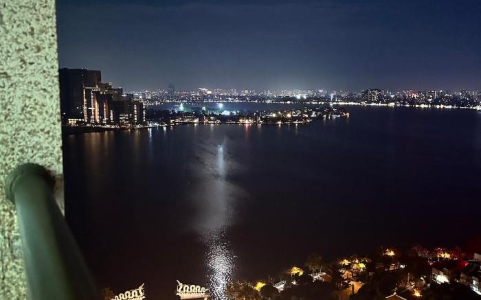 Beautiful West Lake view apartment