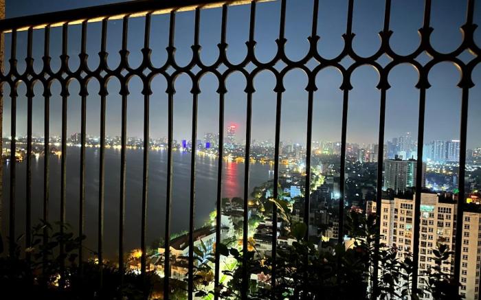 Beautiful West Lake view apartment