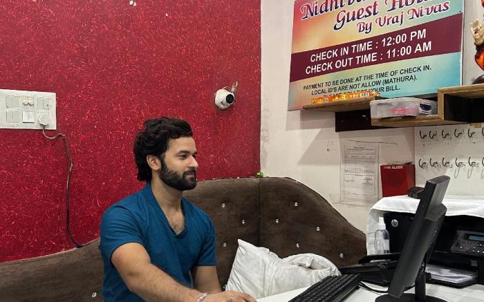 Hotel Nidhivan Dham 