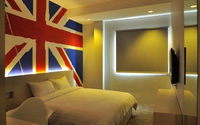 Summer Bed and Breakfast Hotel