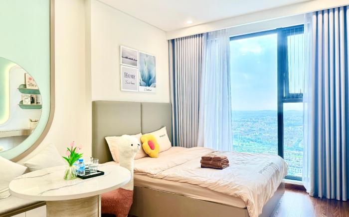 Lux Suite - Free Pool & Gym, Vinhomes Smart, Hanoi