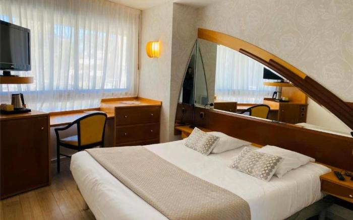 Le Crystal Dinard, Sure Hotel Collection by Best Western