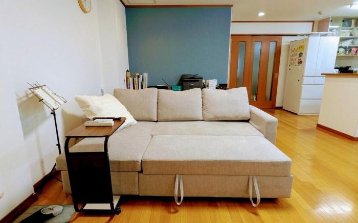 Expansive villa. Free parking: 1van and 1regular 