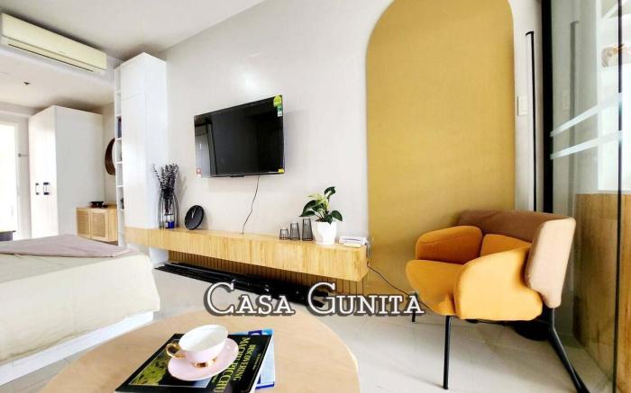 SMDC Wind Residences: Casa Gunita: Taal View