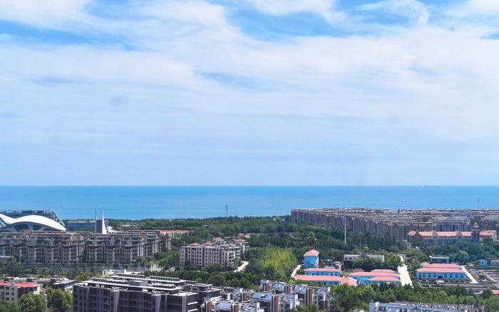 初夏屿海·知夏‖奶油风复式LOFT海景房双卫‖百寸会员投影‖金沙滩‖啤酒城‖带浴缸‖免费停车‖近地铁