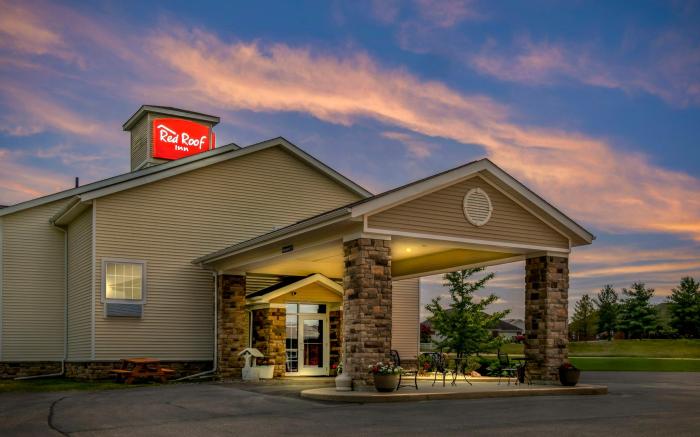 Red Roof Inn Charlestown