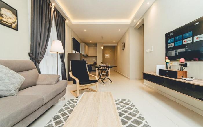 Danga Bay Family CrestJoy 3BR 6pax Balcony