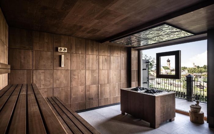 Hotel Emmy - five elements