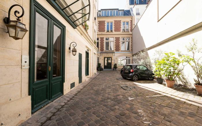 Charming AC- 1BDR Avenue Montaigne/Arc de Triomphe
