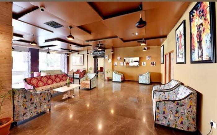 COSMOPOLITON HOTEL