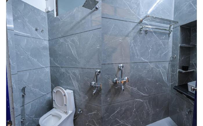 White Poppy Lake Side Hostel