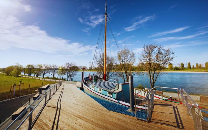 Holiday Inn Express And Suites Monheim Am Rhein By IHG