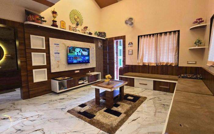 Lux Pvt Pool, Rain Dance, Near Bhimashankar, Pets!