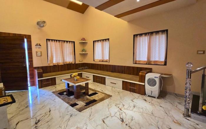 Lux Pvt Pool, Rain Dance, Near Bhimashankar, Pets!