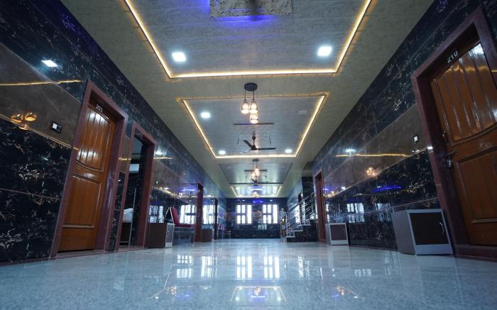 Cr Resort And Hotel