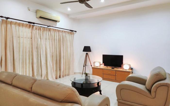 10 min to Ipoh town 8br/30pax/twin linked house