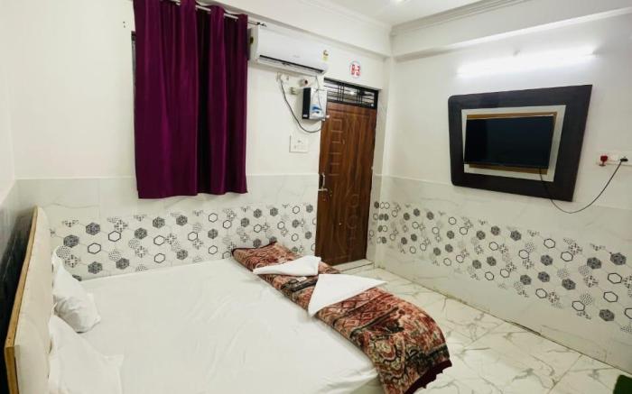 Hotel Sahu Inn  Ayodhya 6.2km from Shri Ram Temple