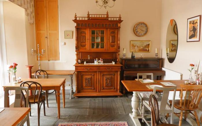 Ascot House Hotel