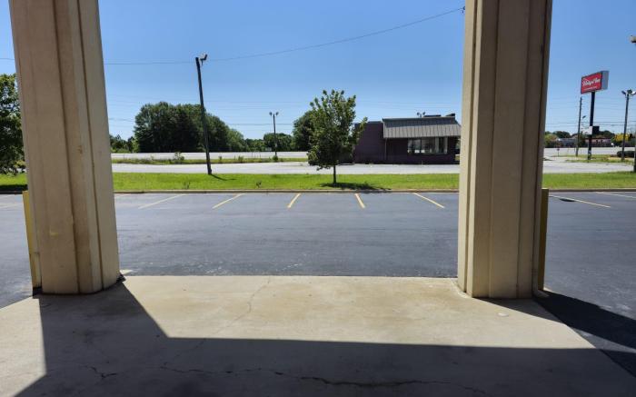 Budget Inn, Hwy 41