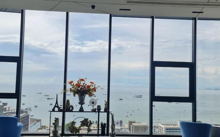 The Base Central Pattaya Condo by Thiva
