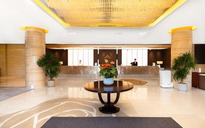 Mt. South on the Water Hotel