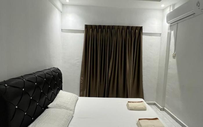 3-Bedroom service apartment with pool.