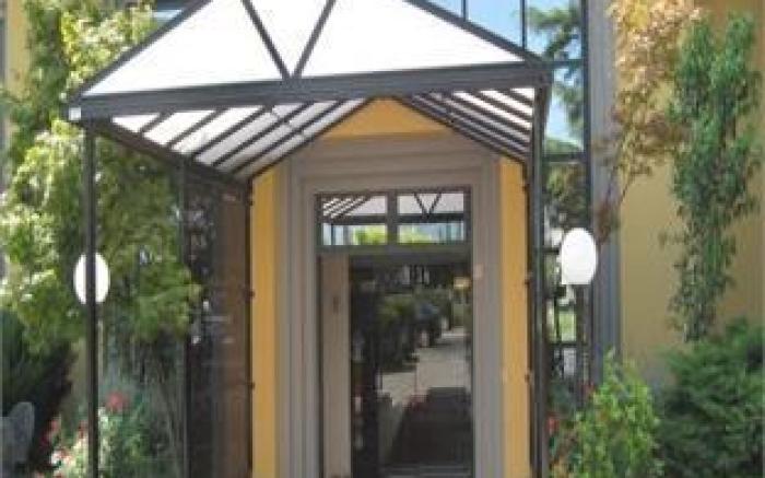 Hotel Cristallo di La Rosetta Srl