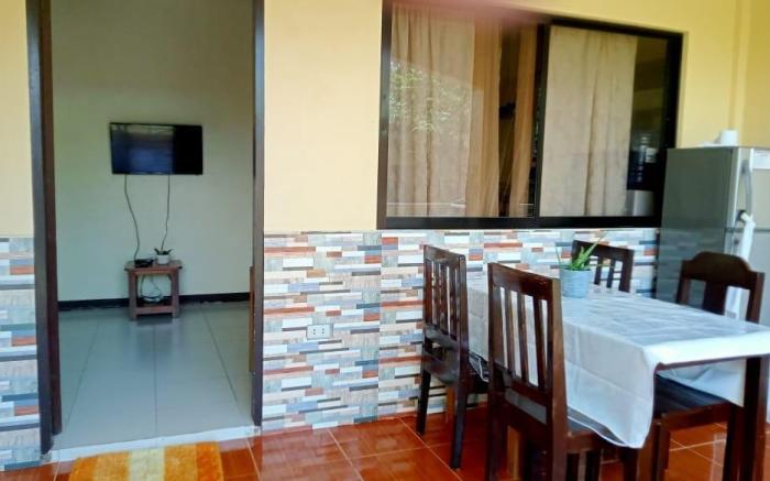 Tropical Garden Apartment