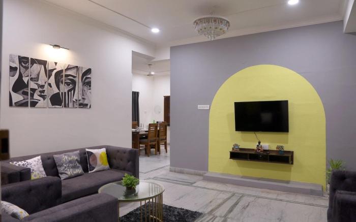 Royal Residency 3bhk -III, Near Cyber Towers