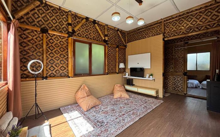 BUMO House by Villa Istana Bunga