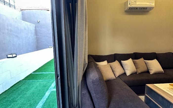 Charming Amman Apartment with Garden and Balcon