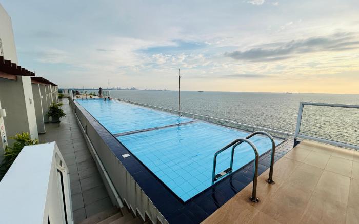 Beachfront II By A&A Villas