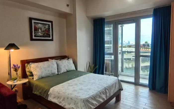 Classy Condotel Across NAIA Terminal 3