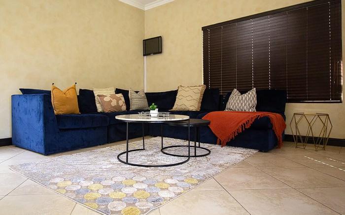 Fourways Luxury 5-Bed Home