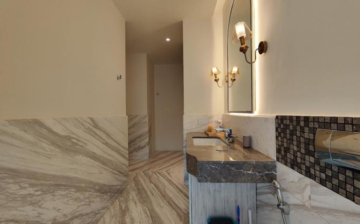 Five Star Lavish Flat in Leela Residence