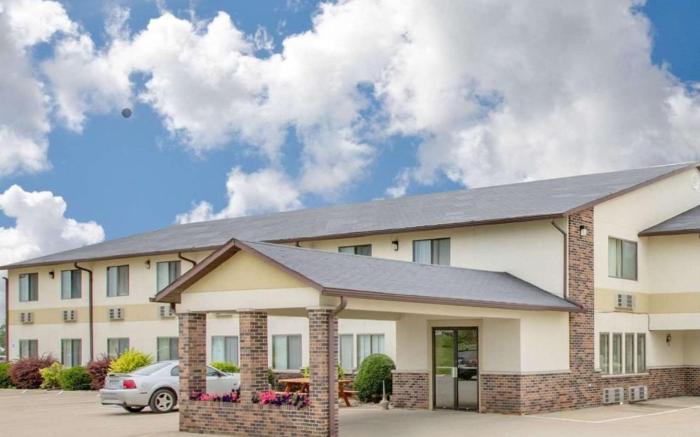 Lamoni inn & suites