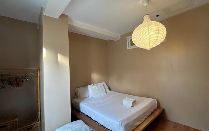 Centrally located cozy two bedroom apartment 