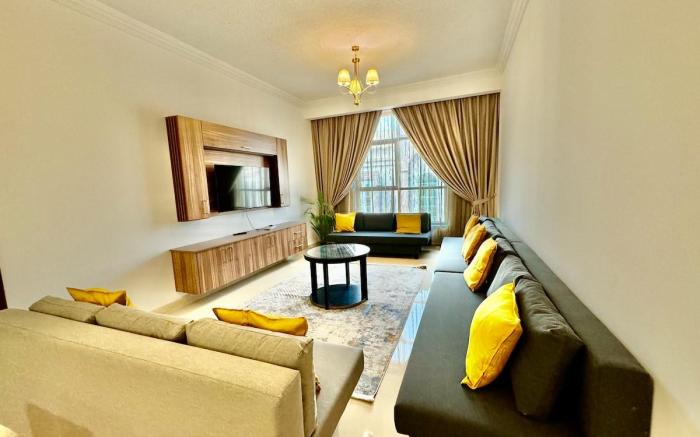 Deira: 5* star bld. Family area.