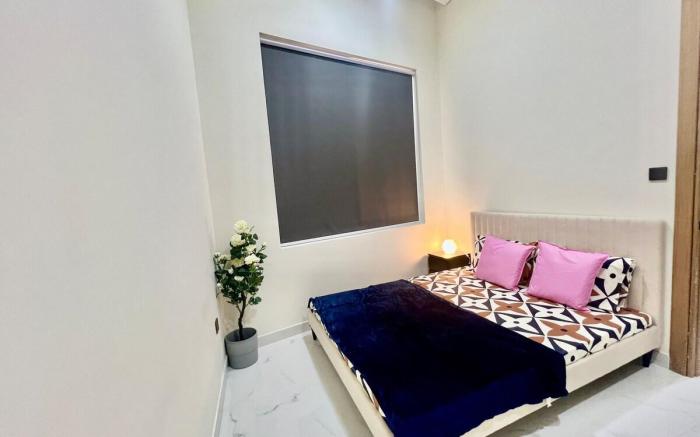 Karama. Newly furnished unit