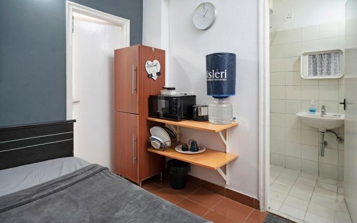 Cozy Penthouse Studio Apartment!