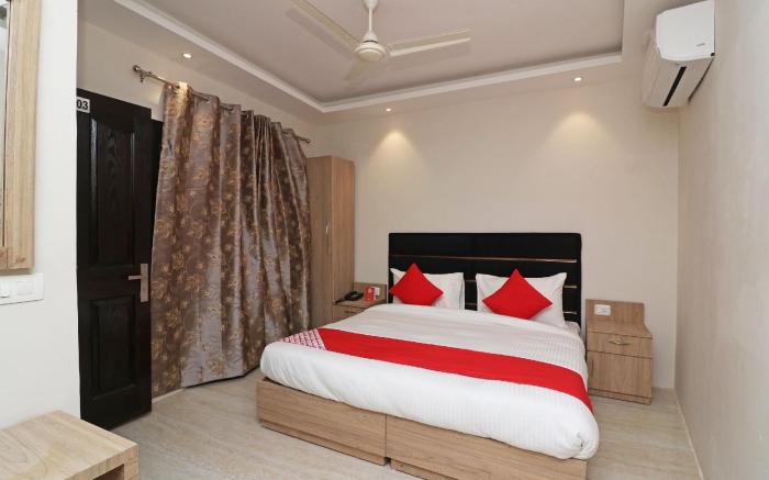 Hotel O Ramesh Nagar Metro Station Rosewood